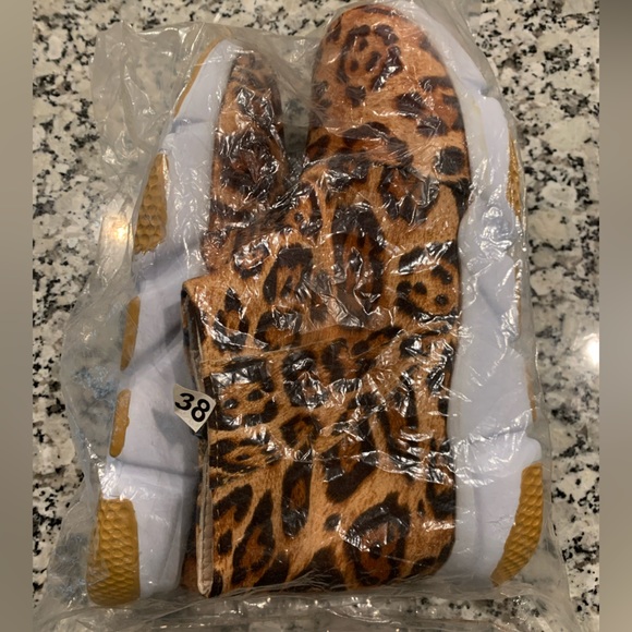 Women’s Leopard print high top sneakers sz 38 NEW - Picture 5 of 5